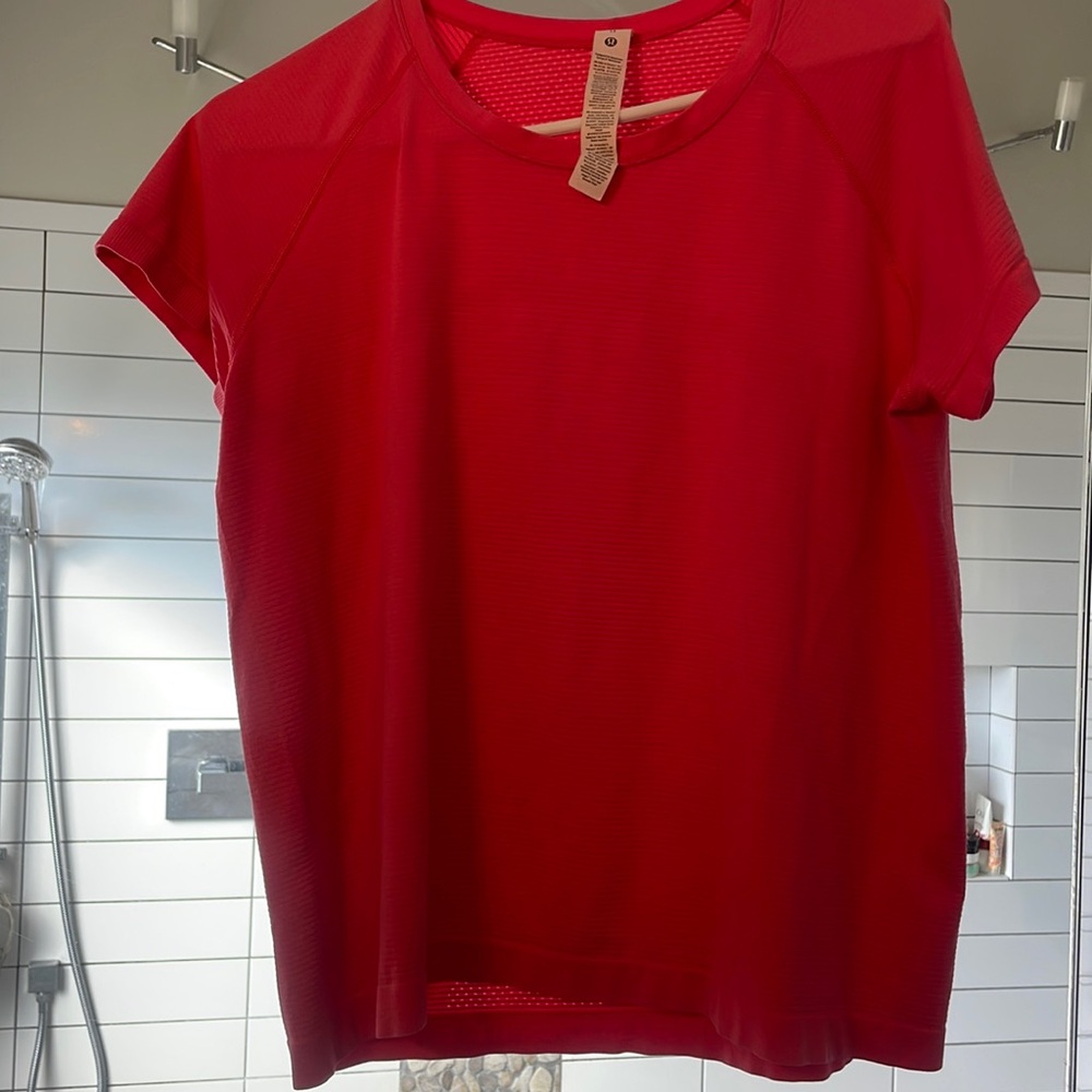 Lululemon Swiftly Waist Length shirt coral color size 14